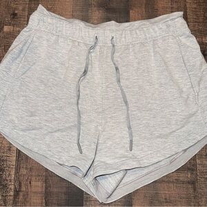 Lululemon shorts 3.5”